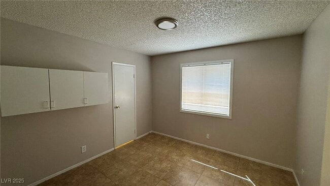 Building Photo - 4745 E Lana Dr