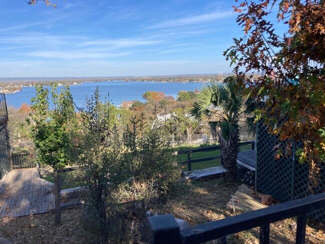 Building Photo - 215 Mountain Top