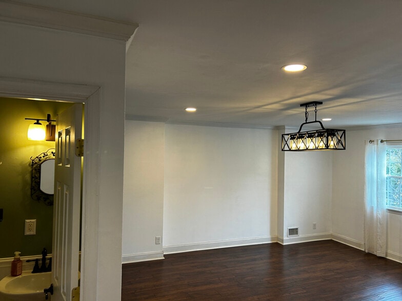 Building Photo - 14826 Haymarket Ln