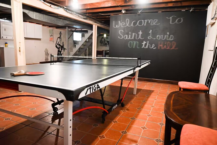 Building Photo - 5638 Botanical Ave