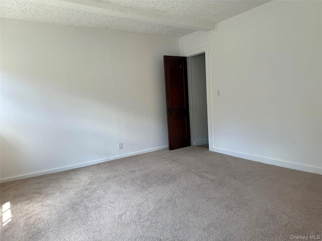 Building Photo - 24 Quartz Ln