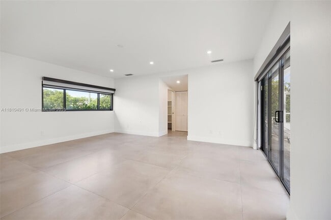 Building Photo - 8401 SW 142nd St