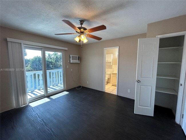 Building Photo - 3049 NW 9th Ave