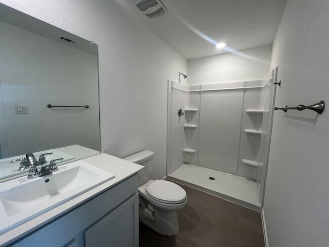 Building Photo - Great New Construction 3/2 Home In Waters Edge