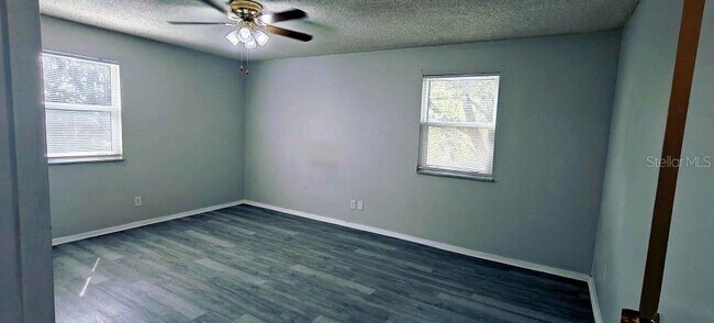 Building Photo - 6519 W Newberry Rd