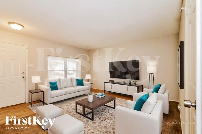 Building Photo - 6208 Silver Fox Dr