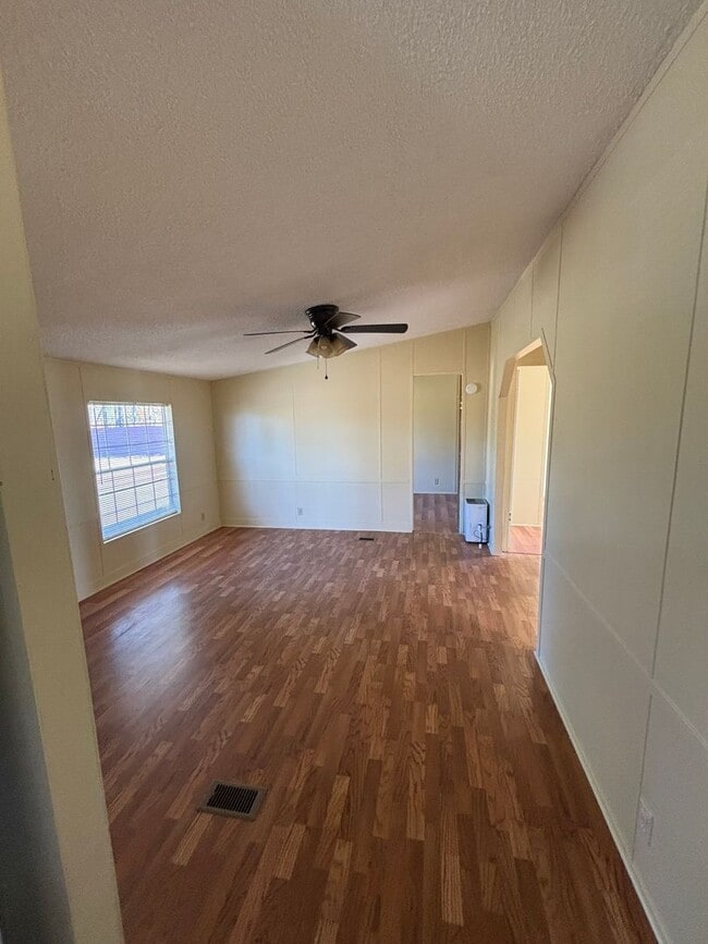 Building Photo - 3 bedroom in Echols County