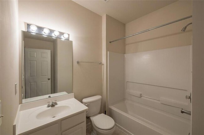 Building Photo - 1369 Thornborough Dr