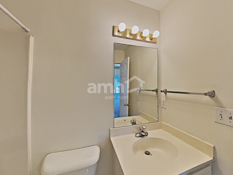 Building Photo - 2709 Aston Woods Ln