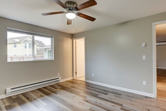 Building Photo - Updated 3 Bedroom, 2 Bath Home with Spacio...