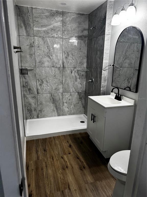 Building Photo - 409 Fern Rd