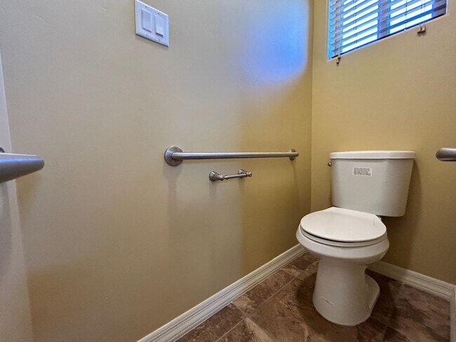 Building Photo - Beautiful Southwestern-Style Home in El Rancho Encantado