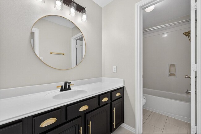 Building Photo - 6272 N Fawnlake Dr