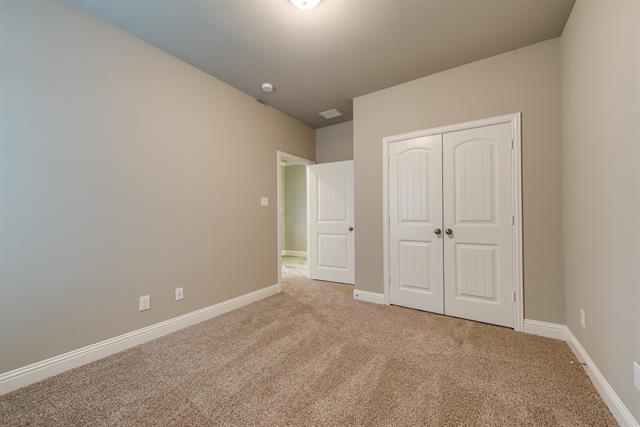 Building Photo - 1400 River Oak Ln