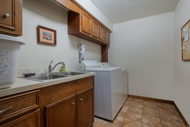 Building Photo - 47 Valle Grande Trail N