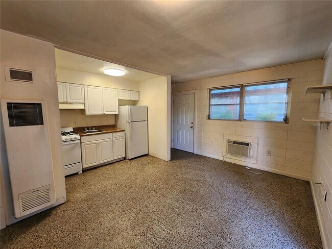 Building Photo - 1931 NW 4th Ave