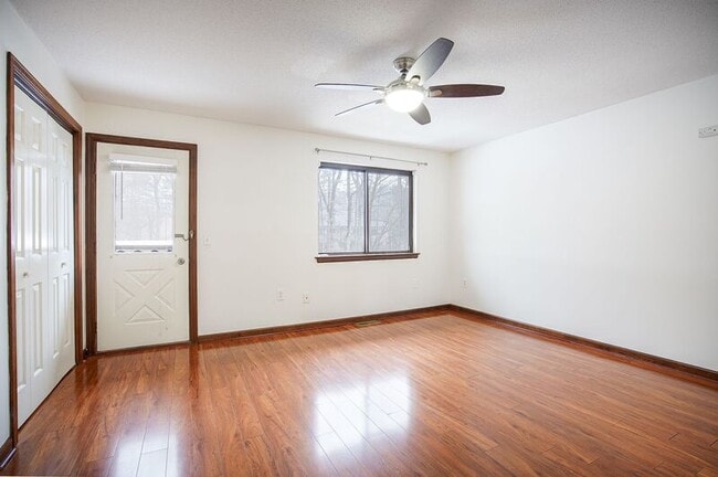 Building Photo - 155 Wynwood Dr