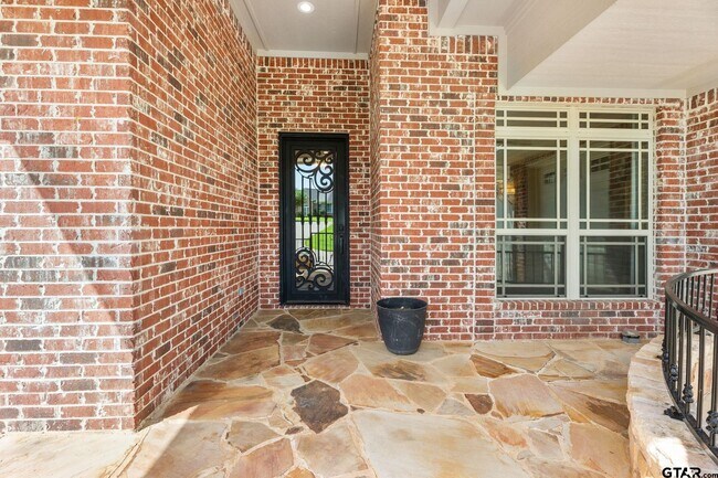Building Photo - 440 Bunker Dr