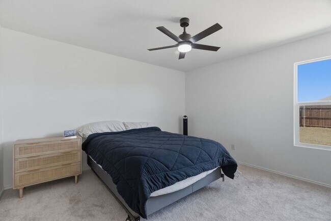 Building Photo - 5909 Cherry Holw Wy