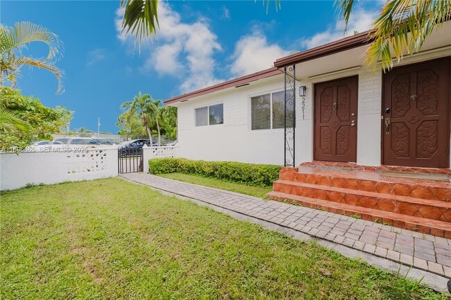 Building Photo - 2211 SW 75th Ave