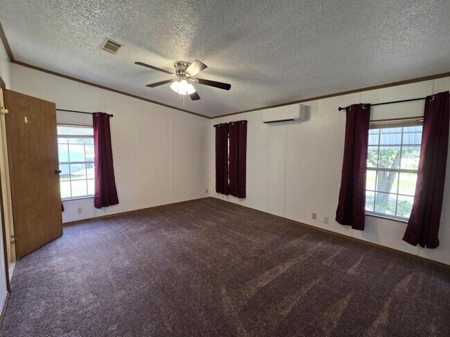 Building Photo - 12454 Cumberland Rd