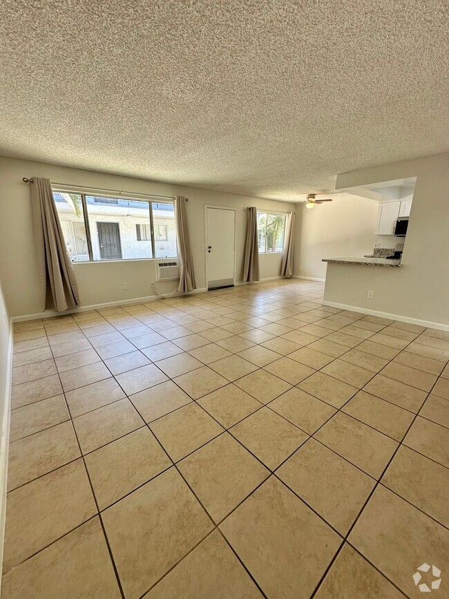 Building Photo - BEAUTIFUL 2 BD/1 BATH UNIT FOR RENT!