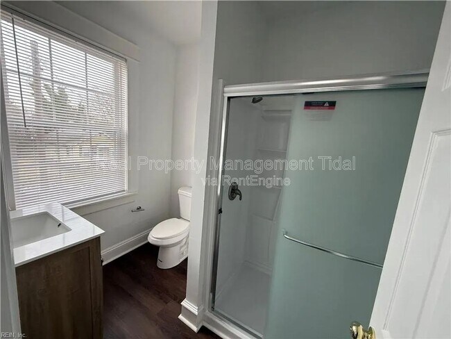 Building Photo - 1020 23rd St