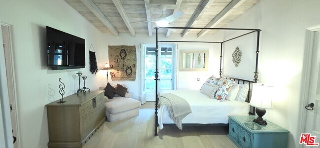 Building Photo - 2231 S Caliente Dr