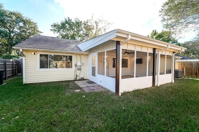 Building Photo - 19734 Redroot Dr