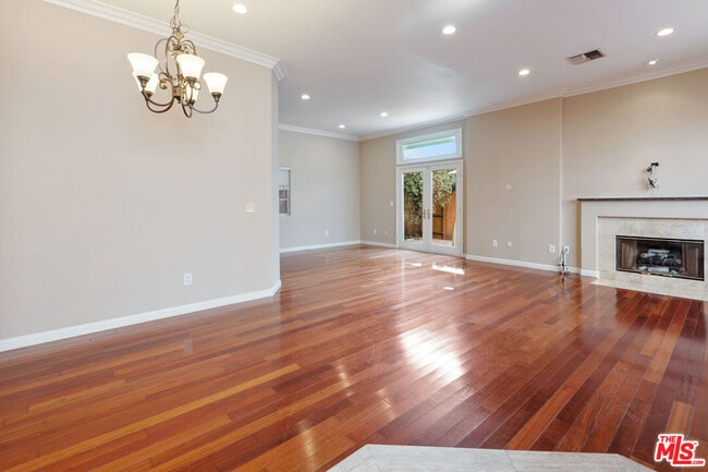 Building Photo - 2020 Penmar Ave