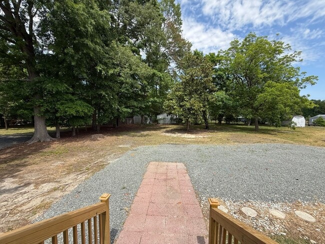 Building Photo - Quaint Two Bedroom House In Creedmoor, NC