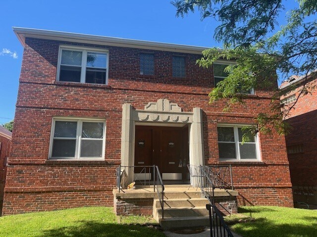 Building Photo - 5247 Pernod Ave