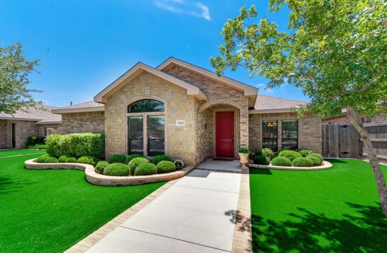 Building Photo - 5505 San Clemente Dr