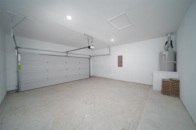 Building Photo - 18422 Running Shadow Ct