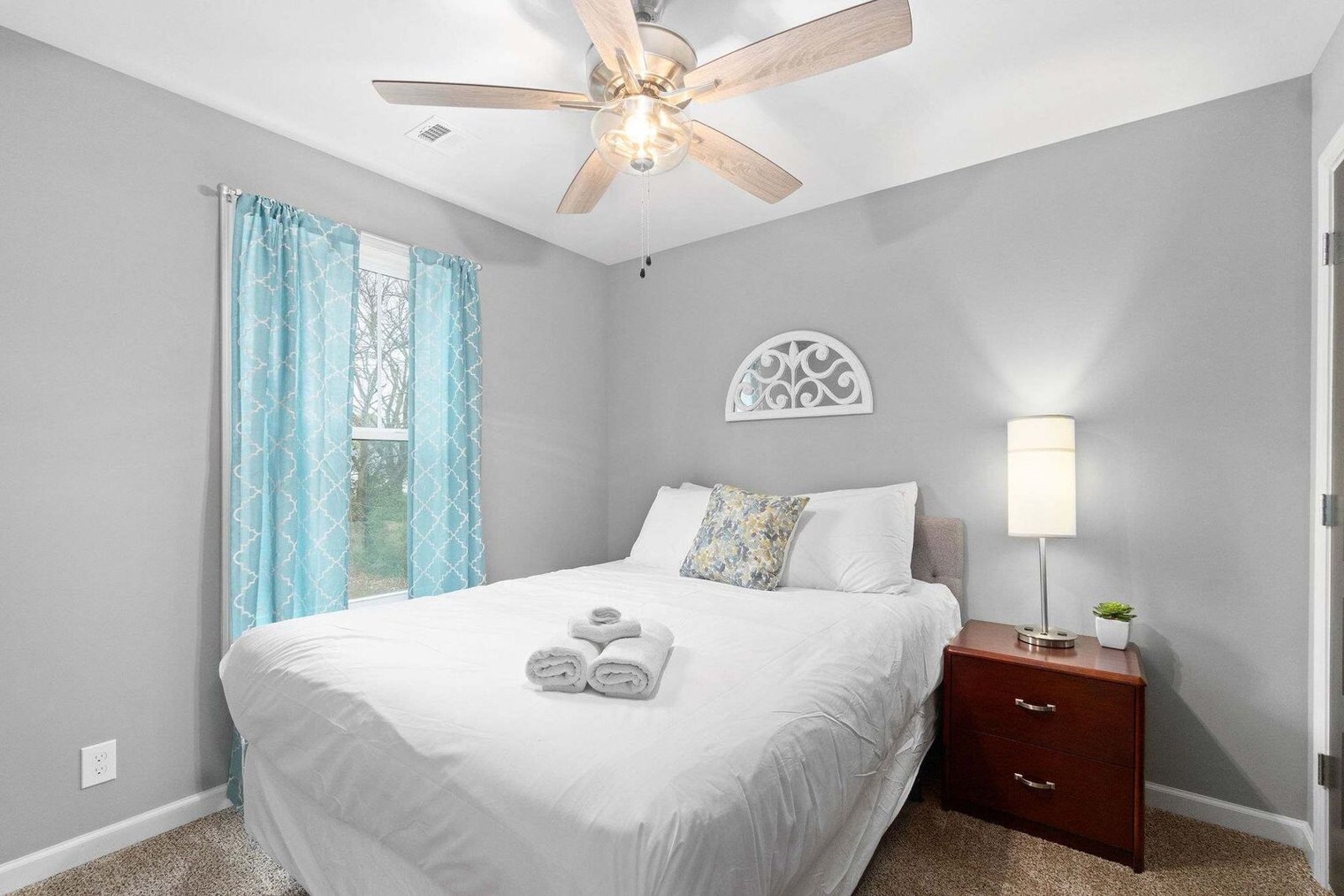 Building Photo - 865 Central Ave