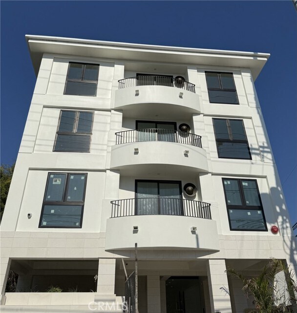 Building Photo - 4214 Fulton Ave
