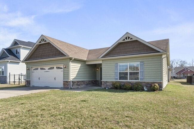Building Photo - 3 bedroom 2 bath house for rent in abeautiful neighborhood.