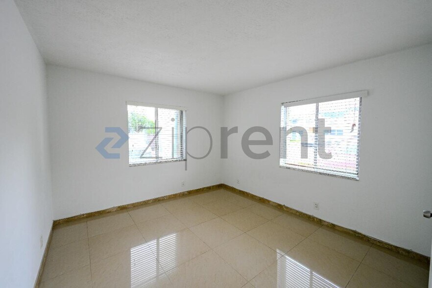 Building Photo - Unit Unit 6/Bamboo Villas