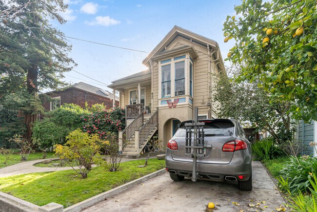 Building Photo - 820 Pacific Ave