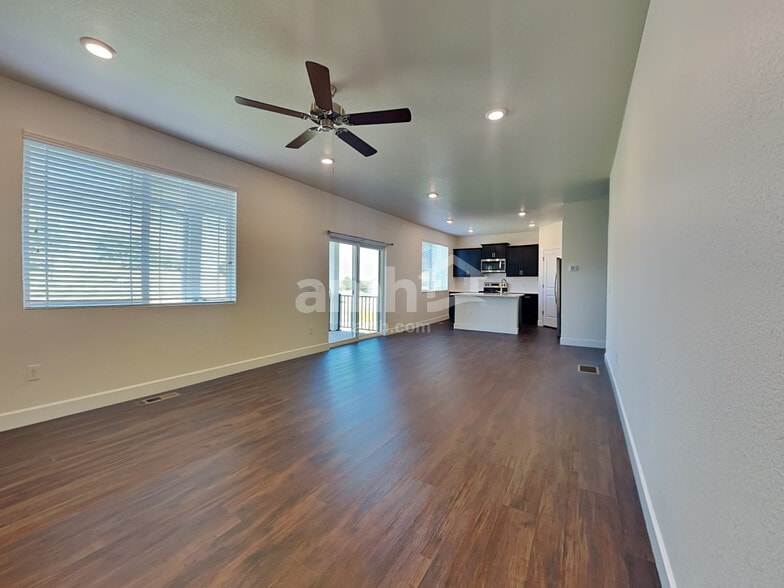 Building Photo - 14881 W 82nd Ave