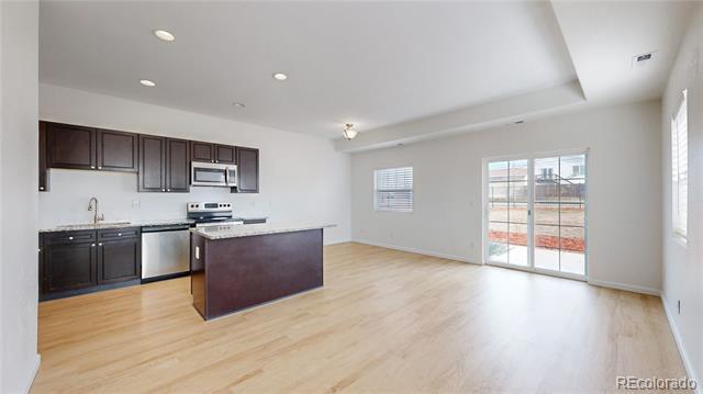 Building Photo - 2621 Sable Blvd