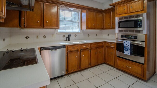 Building Photo - 5507 Slashwood Ln