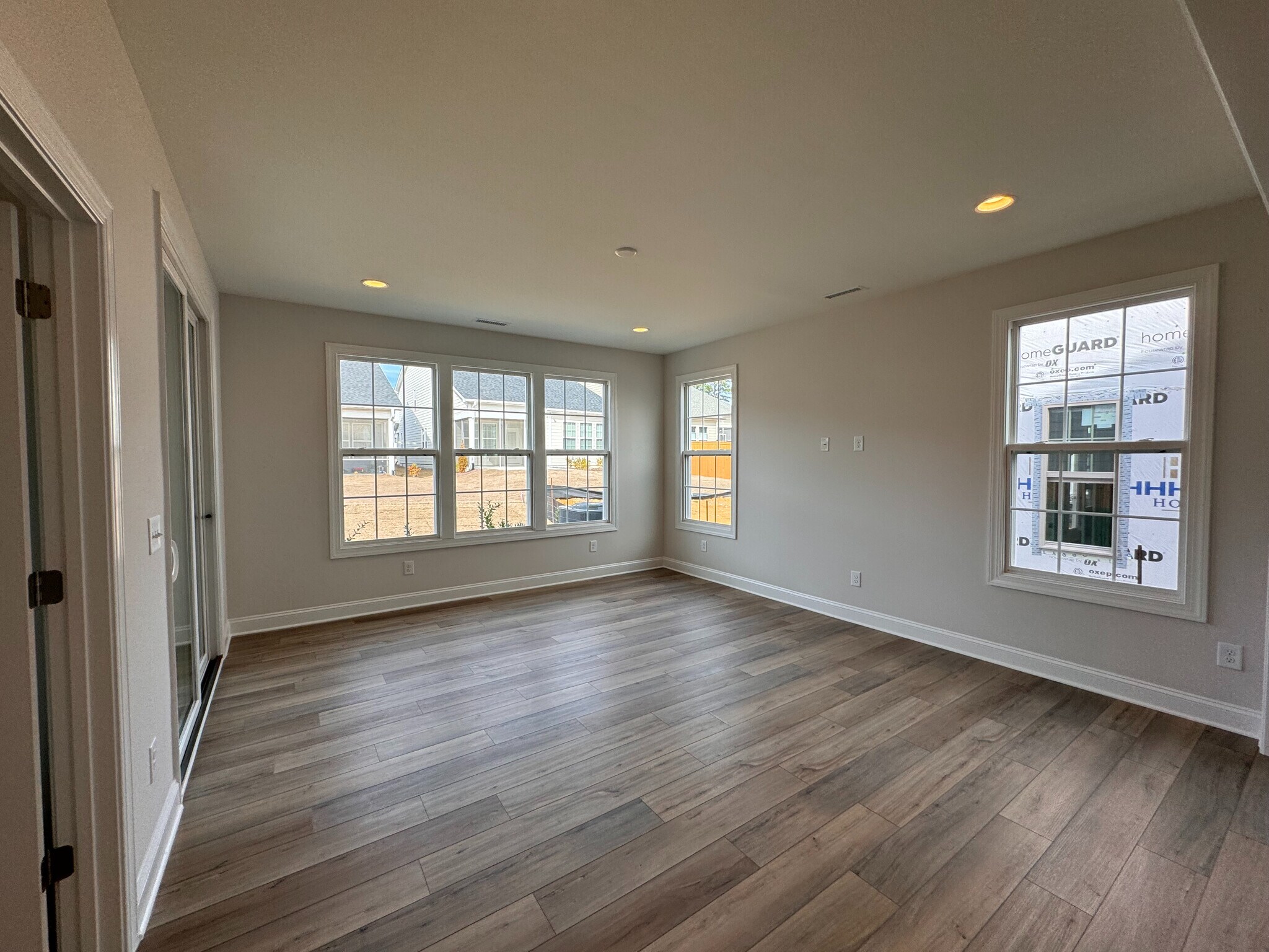 Building Photo - Room in House on Greatland Rd