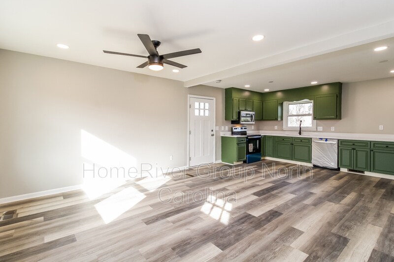Building Photo - 5561 Remington Point Dr