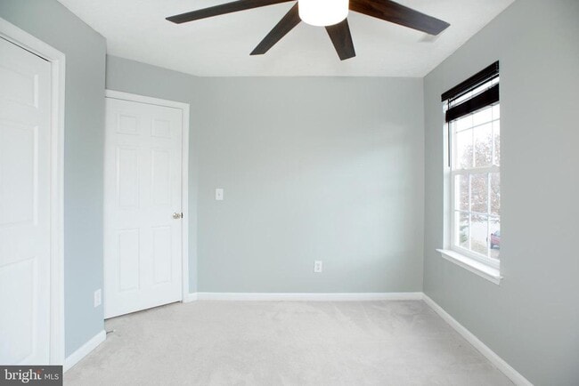 Building Photo - 8008 High Oak Rd