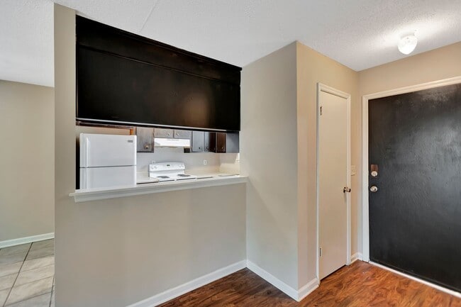 Building Photo - Charming 3BR/2B Duplex in Gadsden Acres – ...