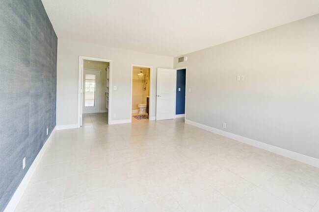 Building Photo - 2500 E Las Olas Blvd