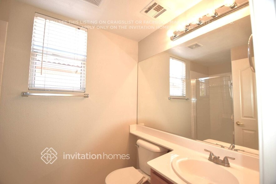 Building Photo - 10414 Nostalgia Cir