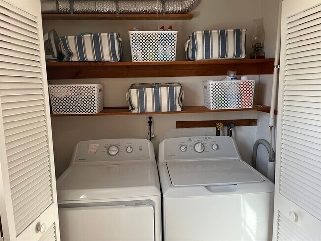 Building Photo - 3 Sagamore Rd