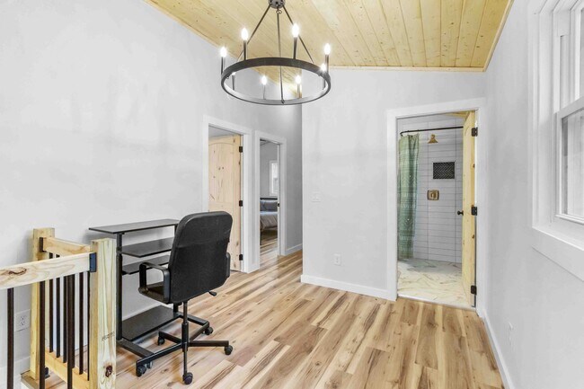 Building Photo - 124 Glad Tidings Ln